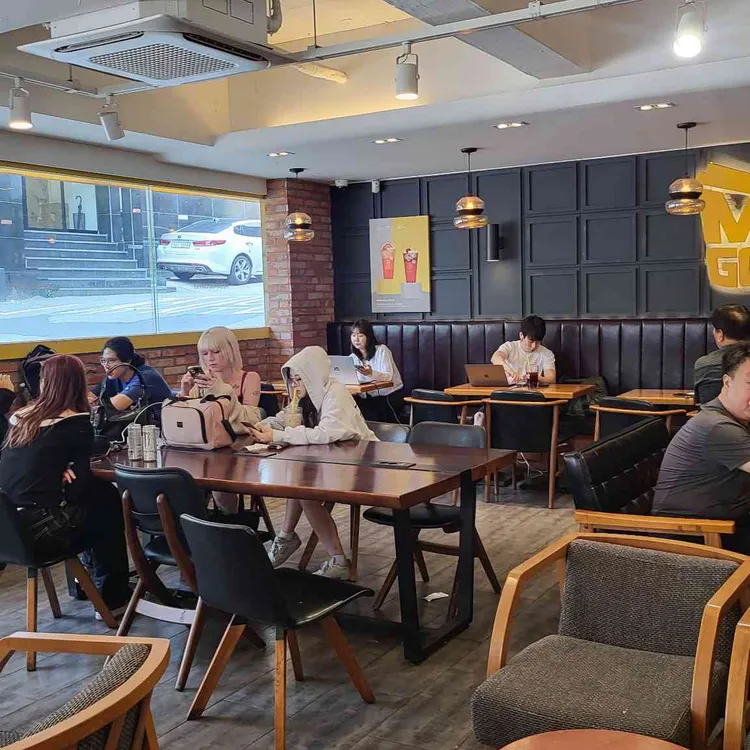 메가커피 대표 사진