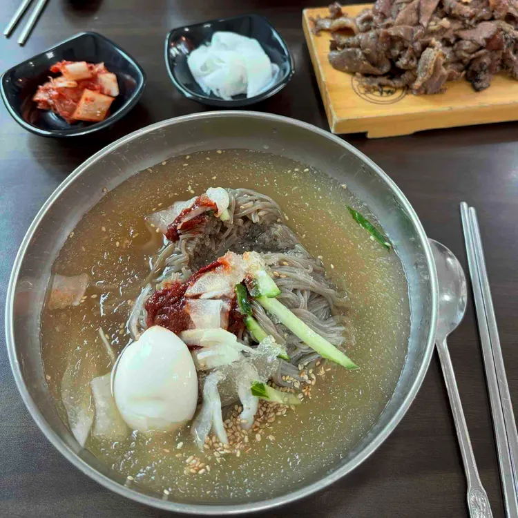 돈쌈냉면 사진 1