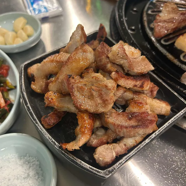 넙딱집 사진 1