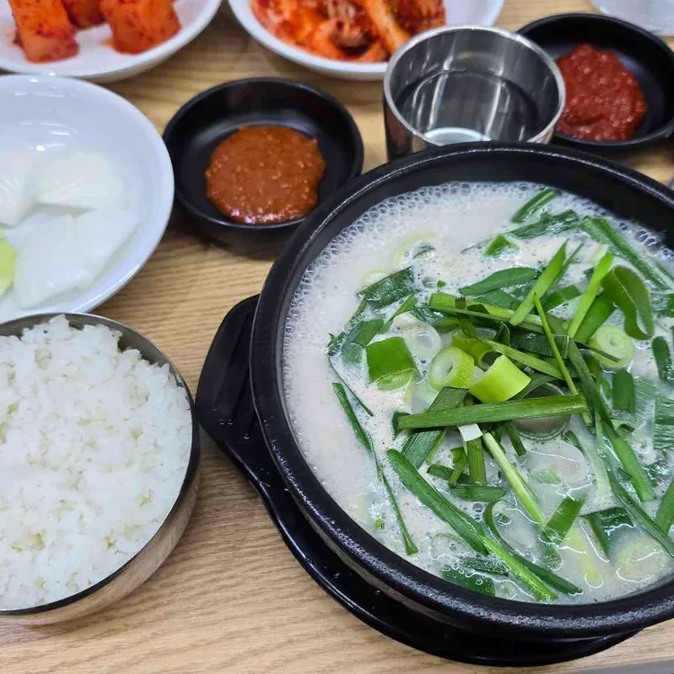 부산아지매국밥 대표 사진