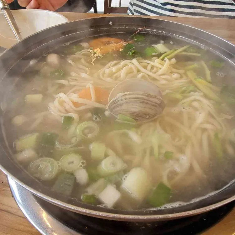 삐쭉이백합칼국수 사진 1