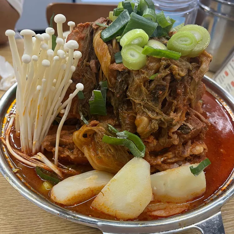 청년감자탕순대국 대표 사진