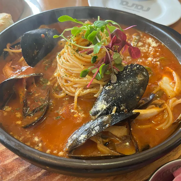 라라코스트 사진 2