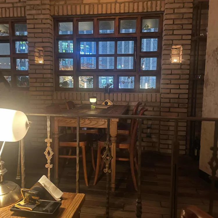 신사펍 사진 1