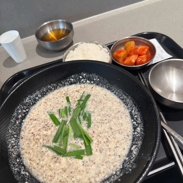 고씨네동해막국수 대표 사진