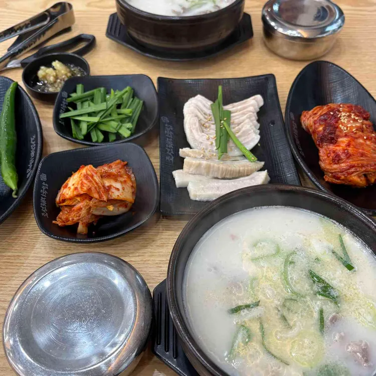 조선돼지국밥 대표 사진