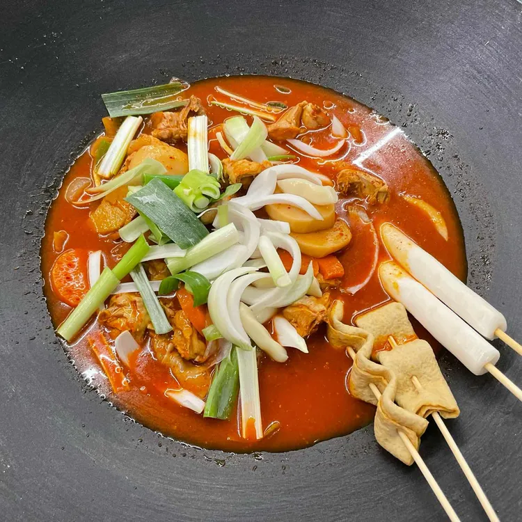 통큰솥뚜껑닭볶음탕 대표 사진