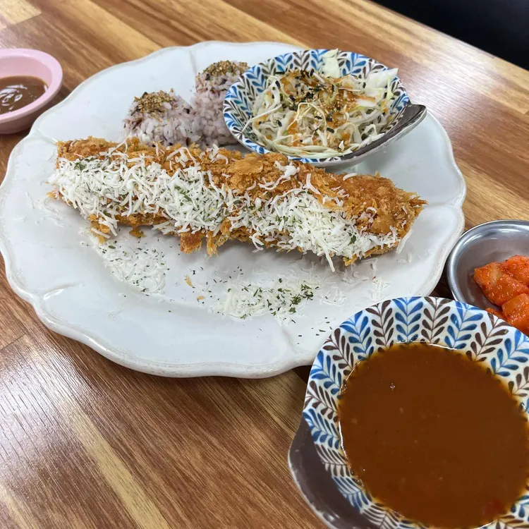 왕비돈까스 사진 1