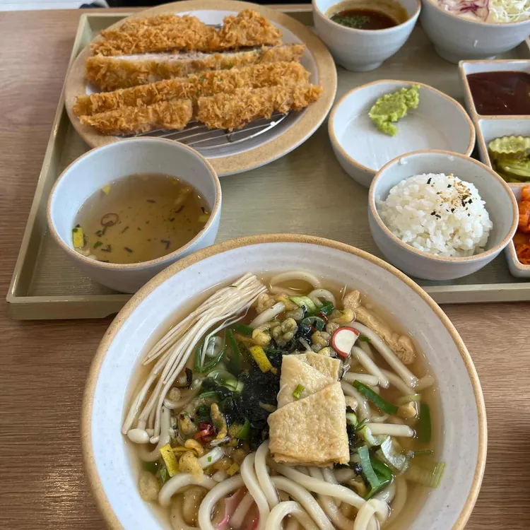 정성카츠 대표 사진
