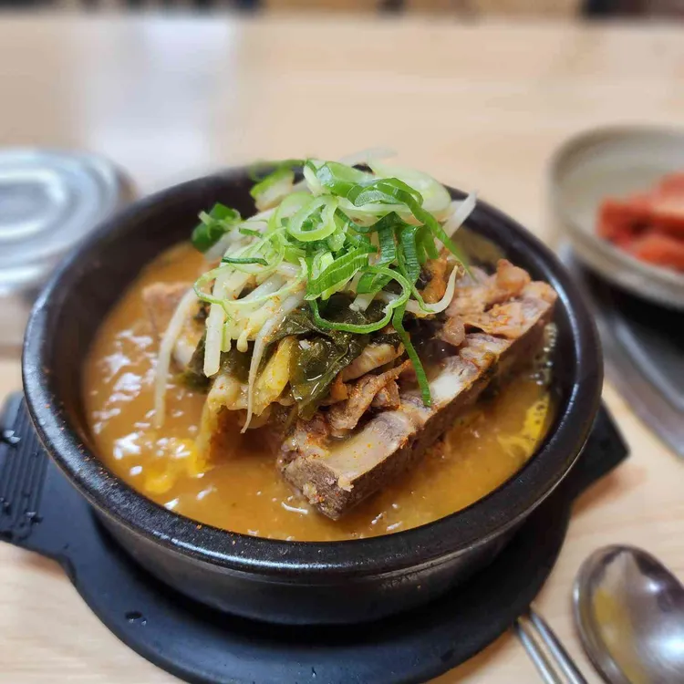 참뼈다귀감자탕 대표 사진