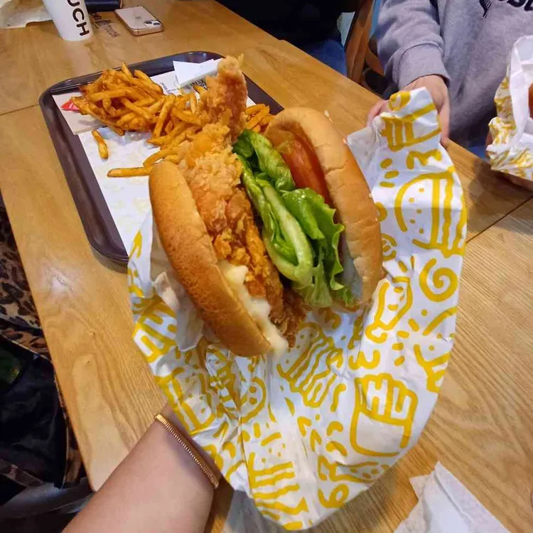 맘스터치 부산벡스코점 사진 1