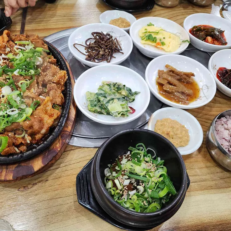 웰빙우렁이쌈밥 사진 1