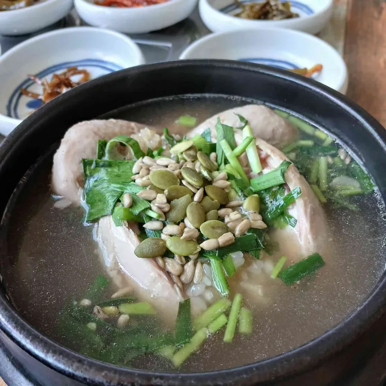 무이806능이백숙 대표 사진