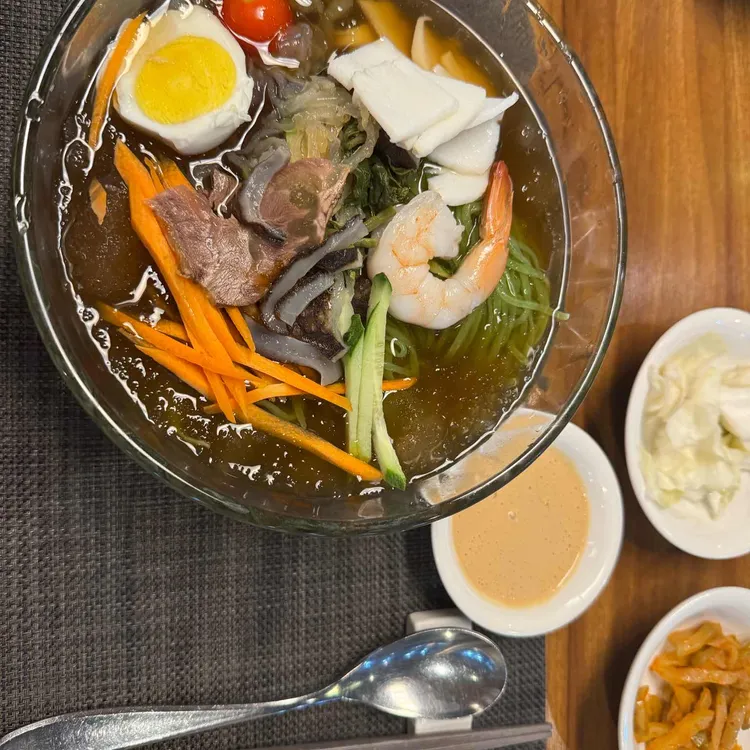 메이탄 사진 1
