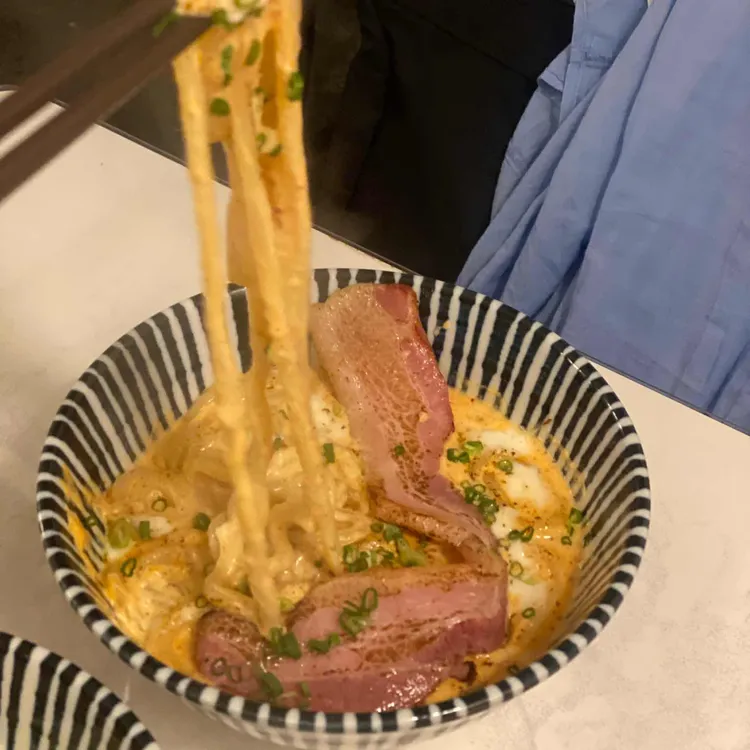 요시로 대표 사진