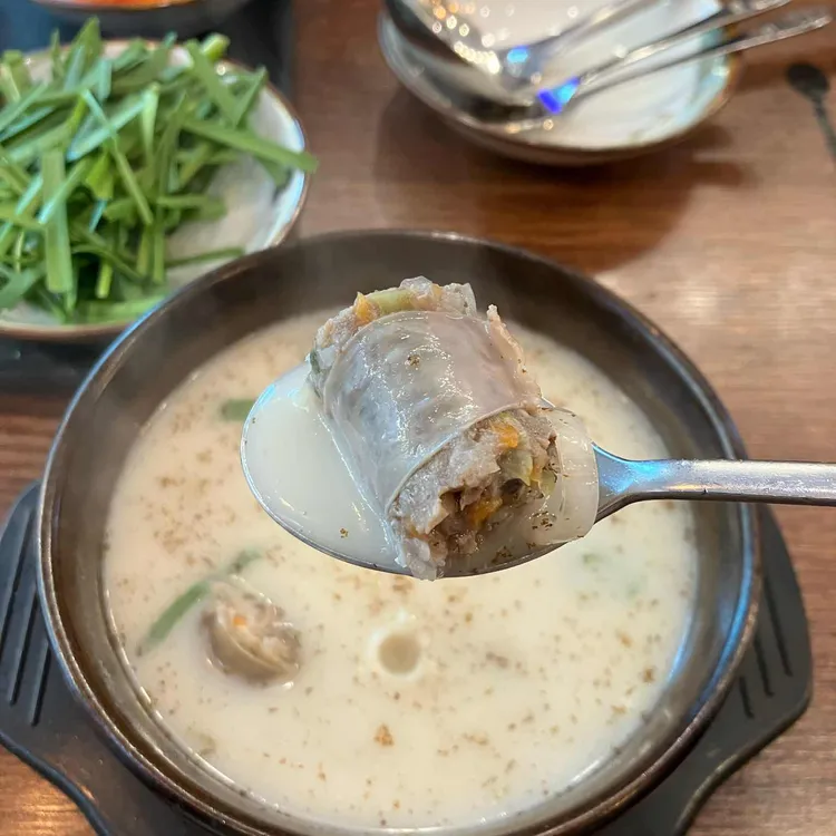 신의주 찹쌀순대 대표 사진