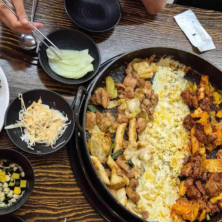 유가네닭갈비 대표 사진