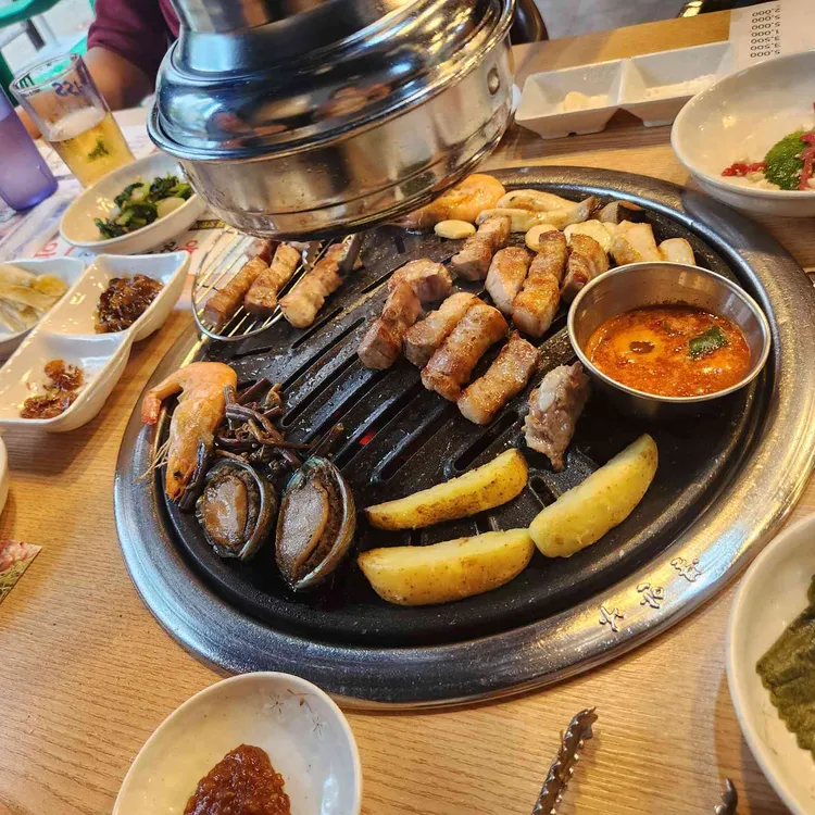 1등돼지 대표 사진