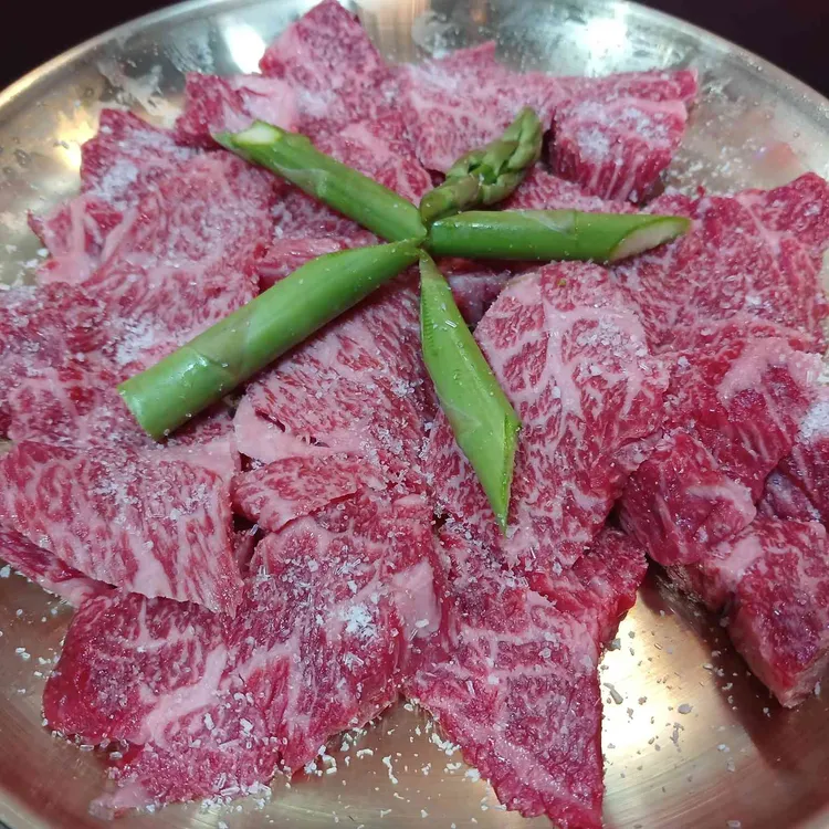 본진 삼겹살 대표 사진