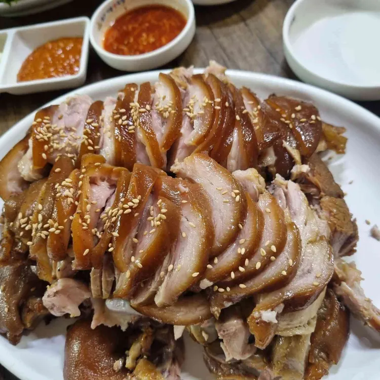 원조장충왕족발 대표 사진