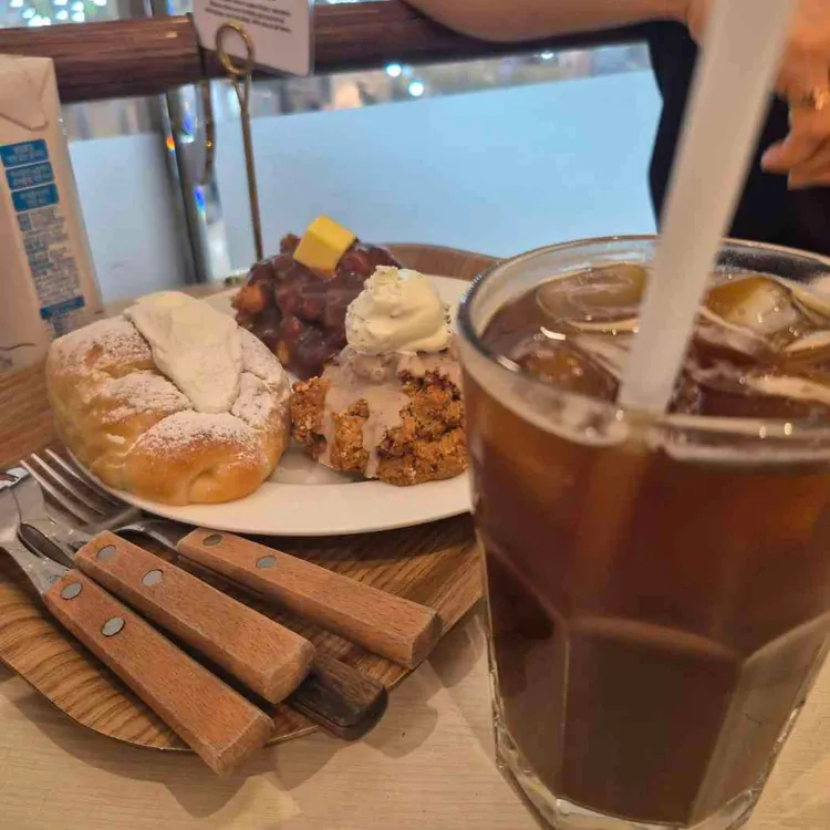 카페 레이어드 대표 사진