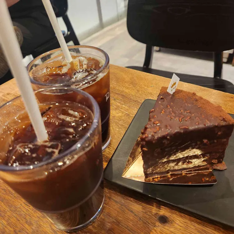폴바셋 대표 사진