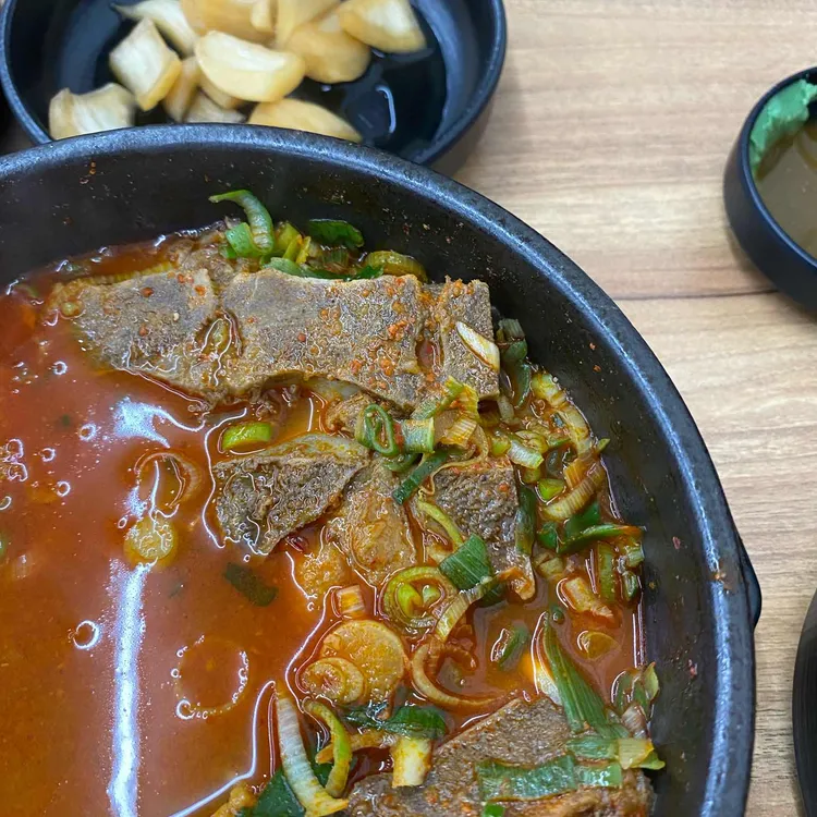 얼큰한뼈해장국 대표 사진