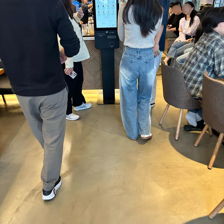 카페 르꼼뚜 대표 사진