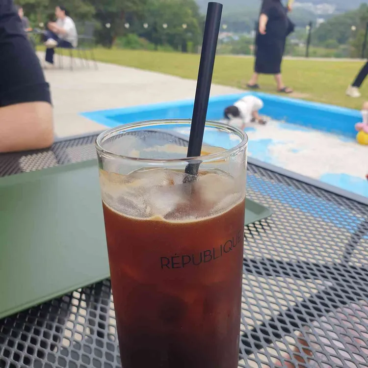 리퍼블릭 대표 사진