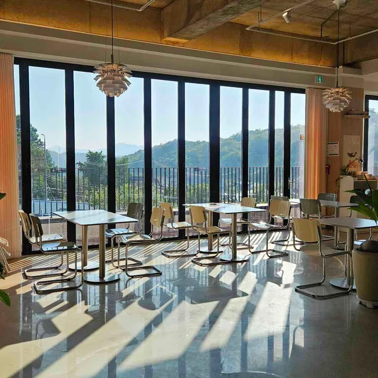 몽브리끄 대표 사진