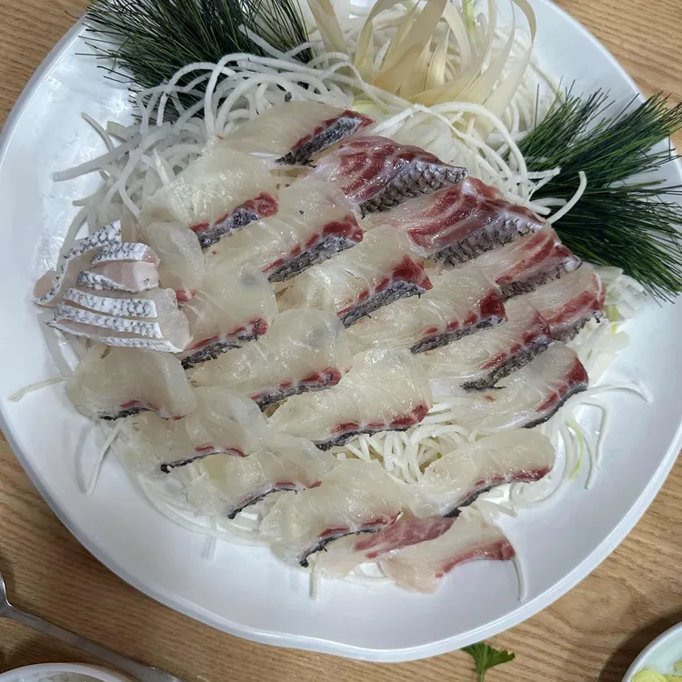 용출횟집 대표 사진