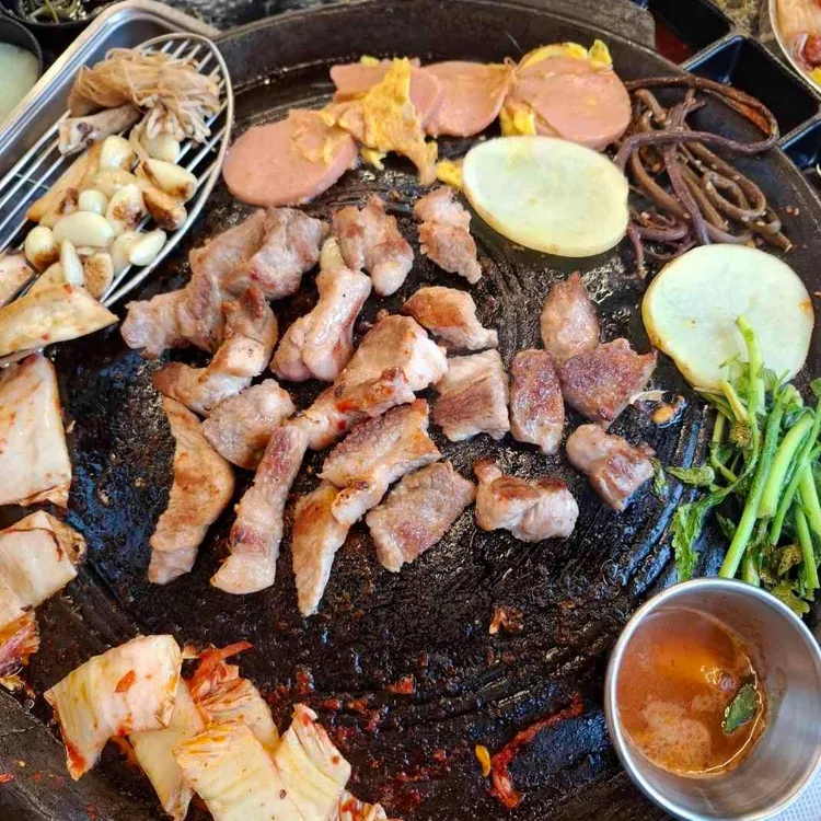 교동솥뚜껑삼겹살 대표 사진