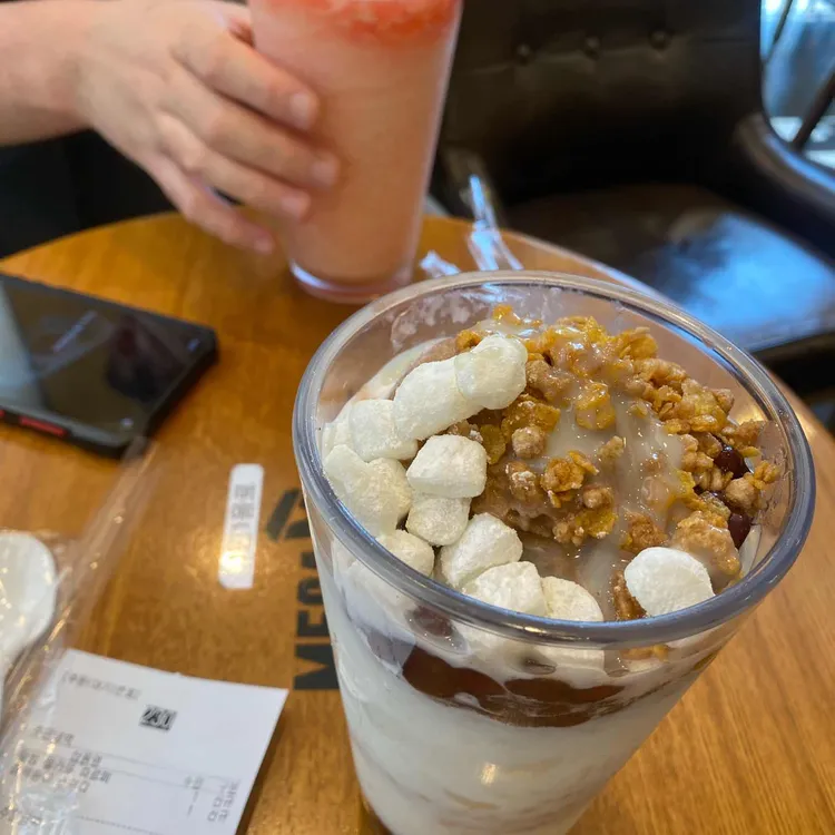 메가커피 대표 사진