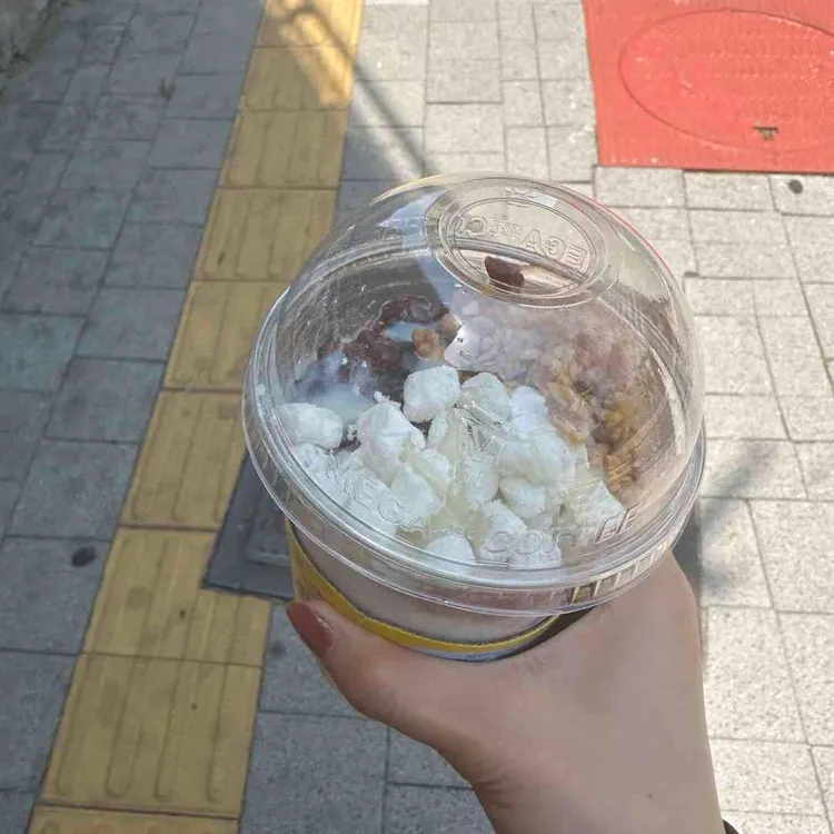 메가커피 대표 사진