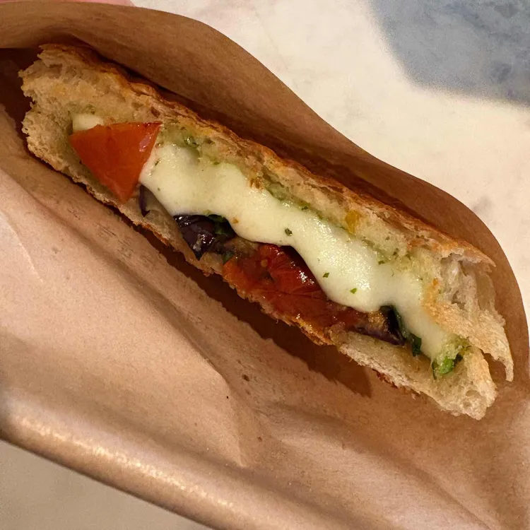 foresti 대표 사진