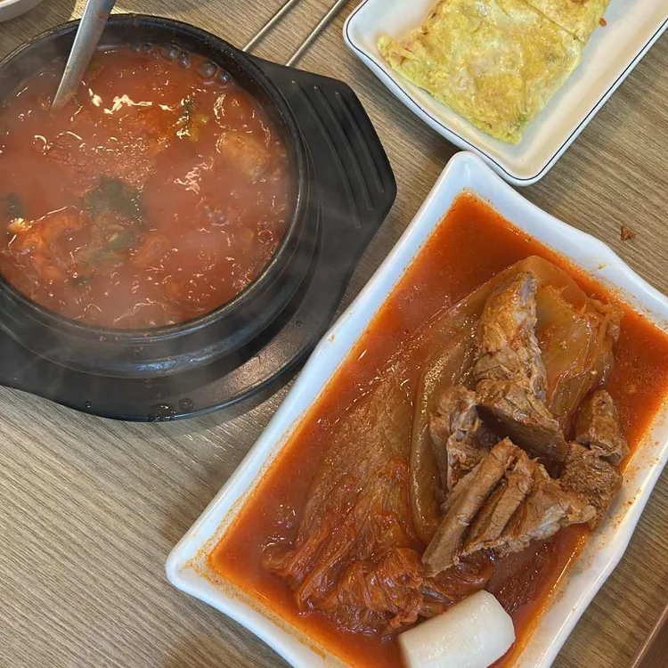 죽여주는김치찜김치찌개 사진 1
