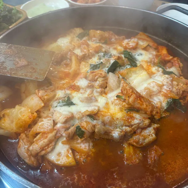 삼촌네 춘천닭갈비 대표 사진