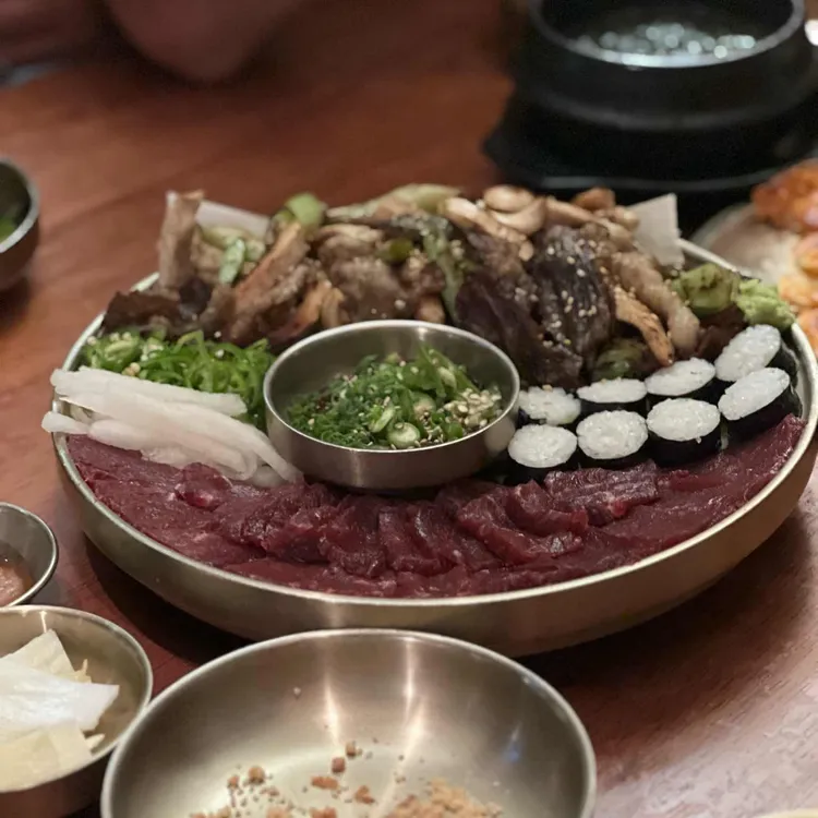 봉산동생고기집 사진 1