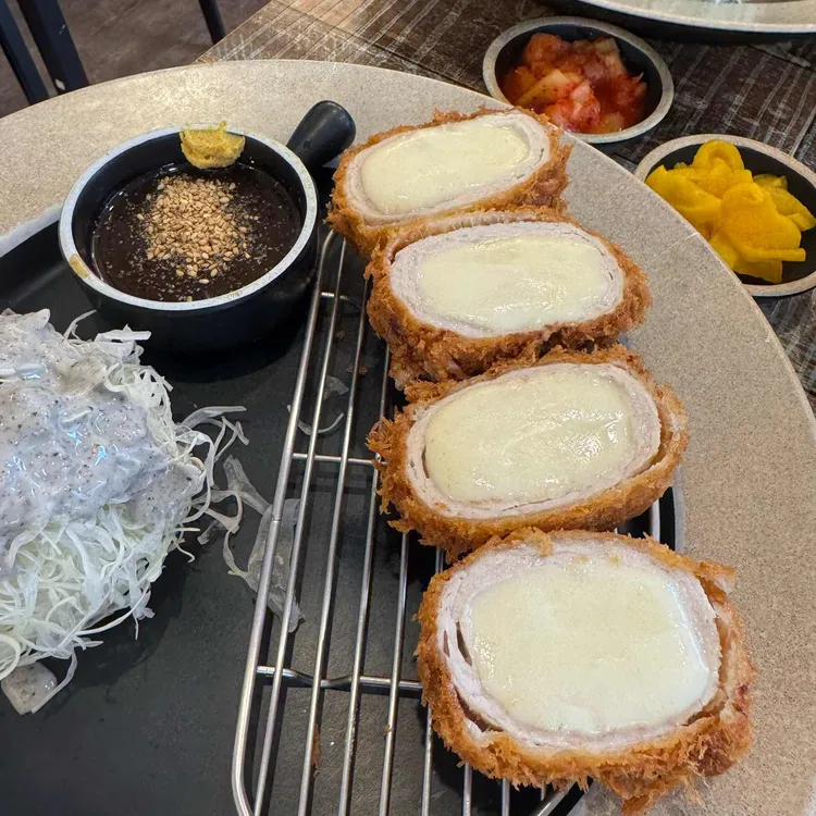 미소짓는돈까