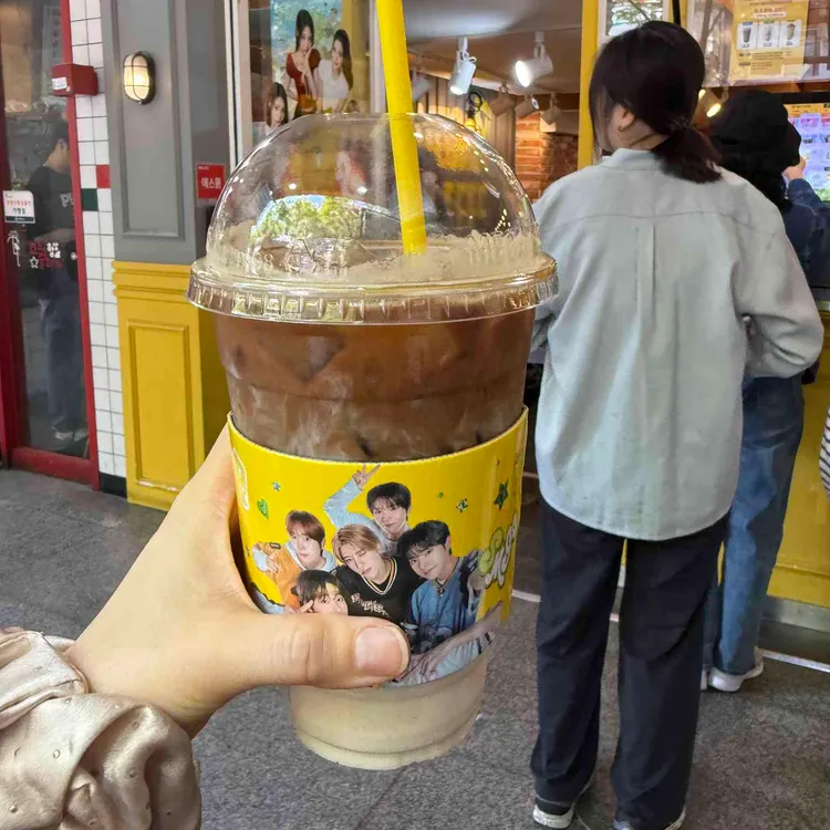 메가커피 대표 사진