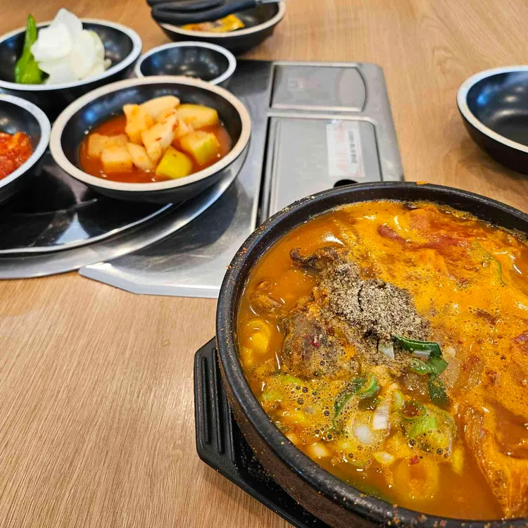 차밭골돌솥감자탕 대표 사진