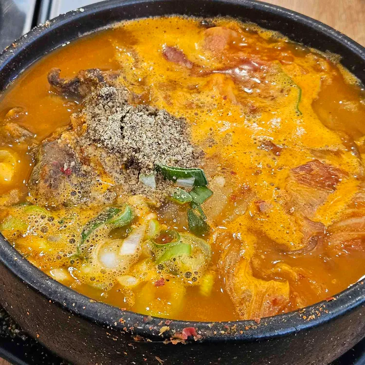 차밭골돌솥감자탕 대표 사진