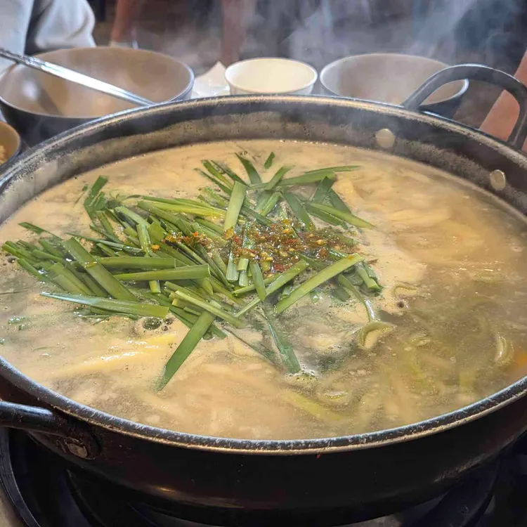 포도밭할머니칼국수 대표 사진