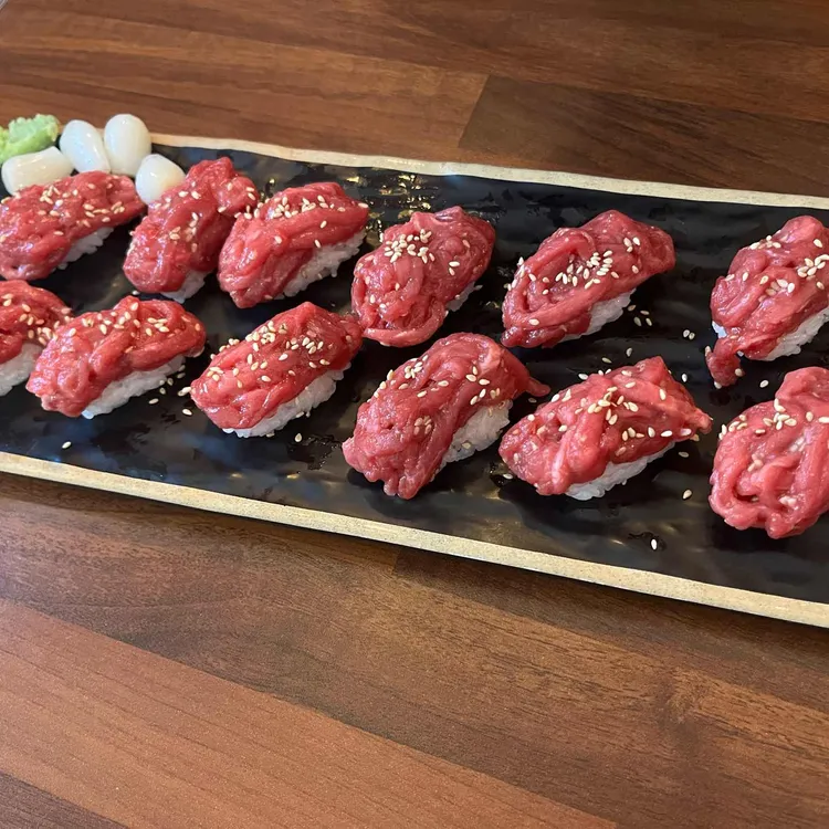 육회바른연어 대표 사진