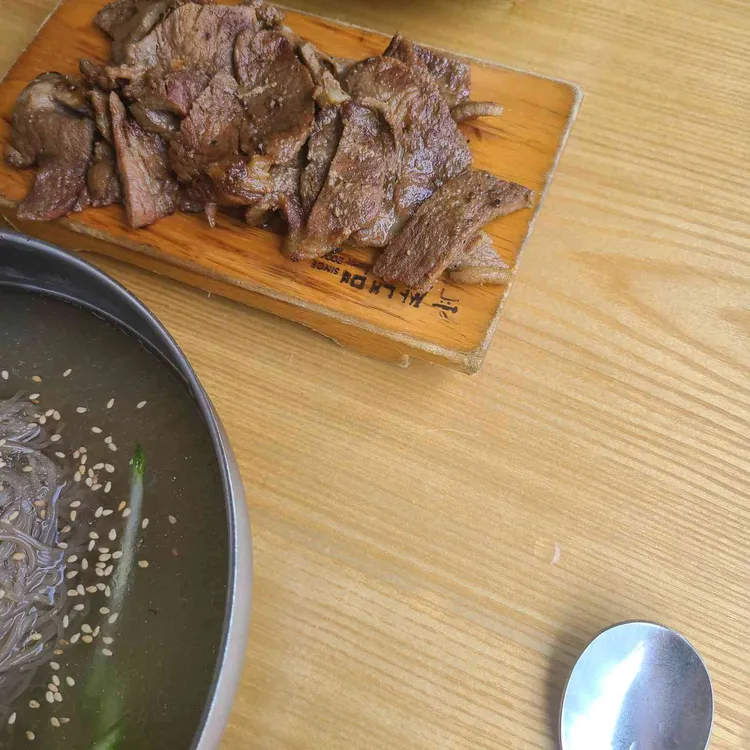 육쌈냉면 대표 사진
