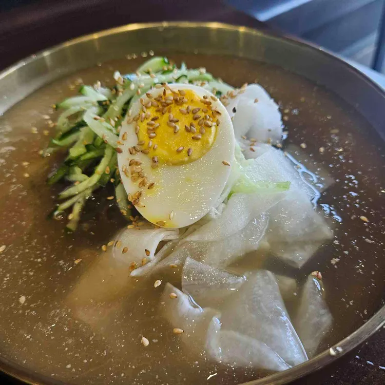 동백보쌈칼국수 대표 사진