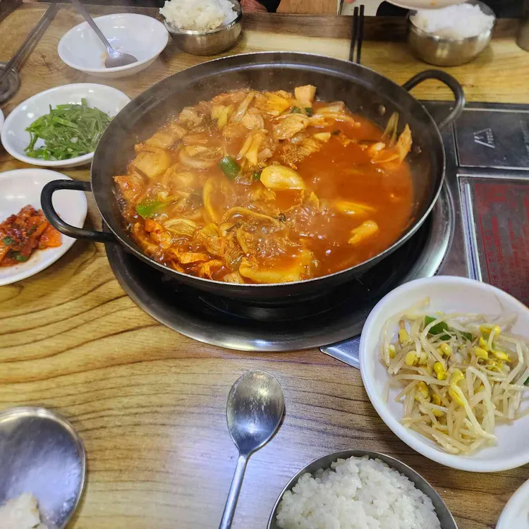 청주왕족발 대표 사진