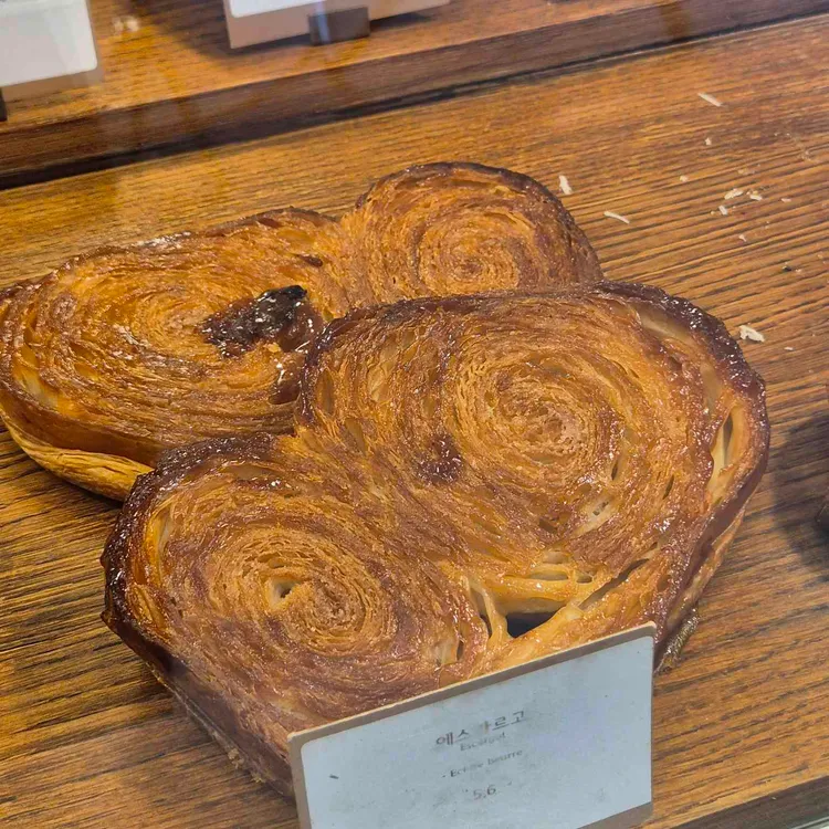 오뵈르 대표 사진
