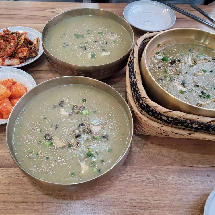 차롱전복칼국수 대표 사진