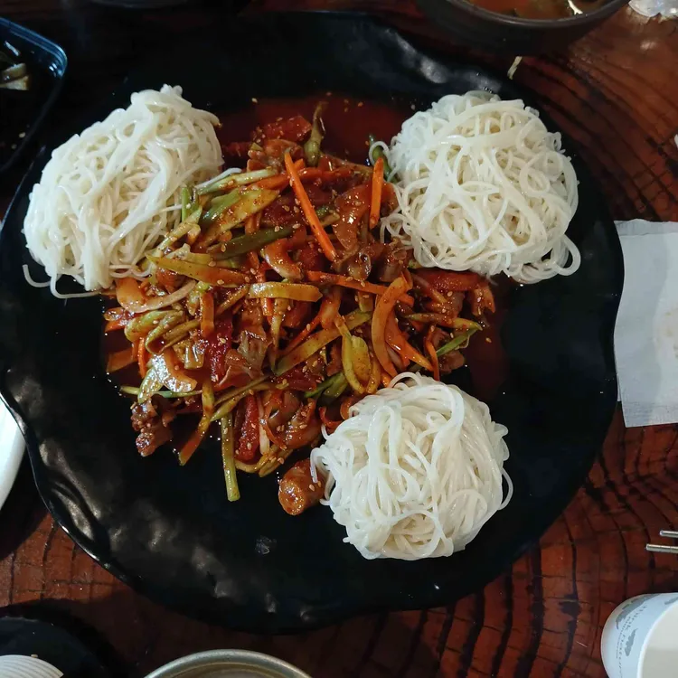 산에는꽃이피네 대표 사진